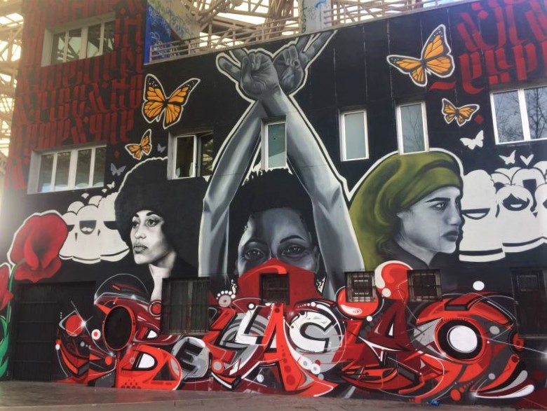 murales "Donne partigiane", centro sociale Barrio's, quartiere Barona, Milano